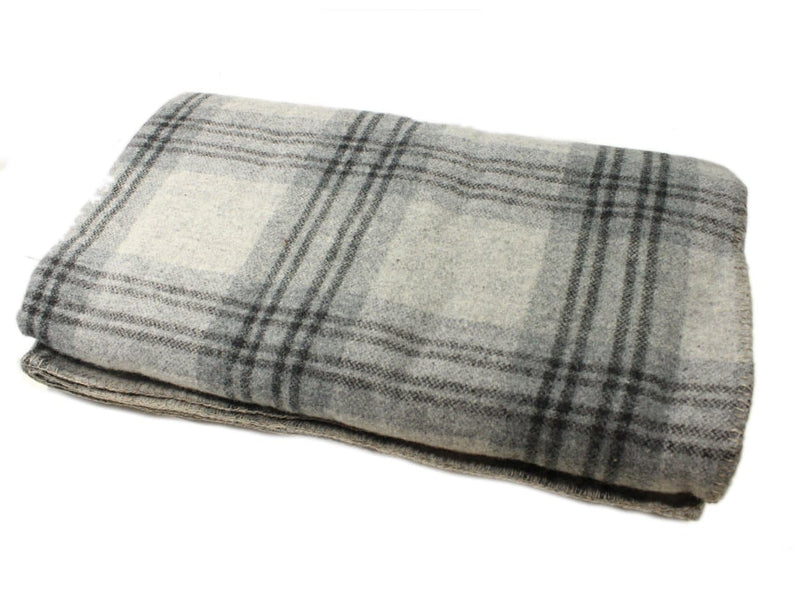 I LUV LTD Irish Tartan Fabric Material Medium Weight County Dublin Irish  Plaid Pure New Wool 1 Metre : : Home & Kitchen